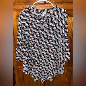 Cato Women’s 3/4 Roll Tab Sleeves Geometric V Neck Blouse! Size 18/20W.
